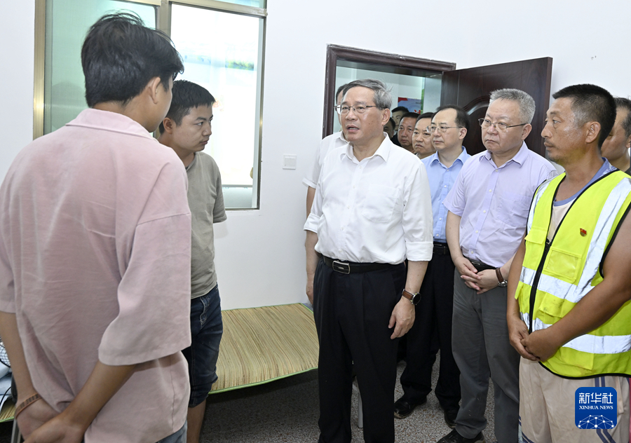 李强在湖南看望慰问受灾群众检查指导防汛工作
