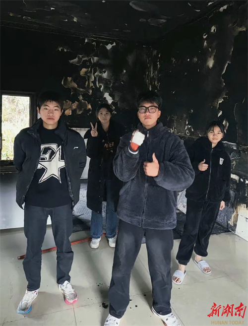 “百年难得一遇的天才，那晚湖南出了四个”